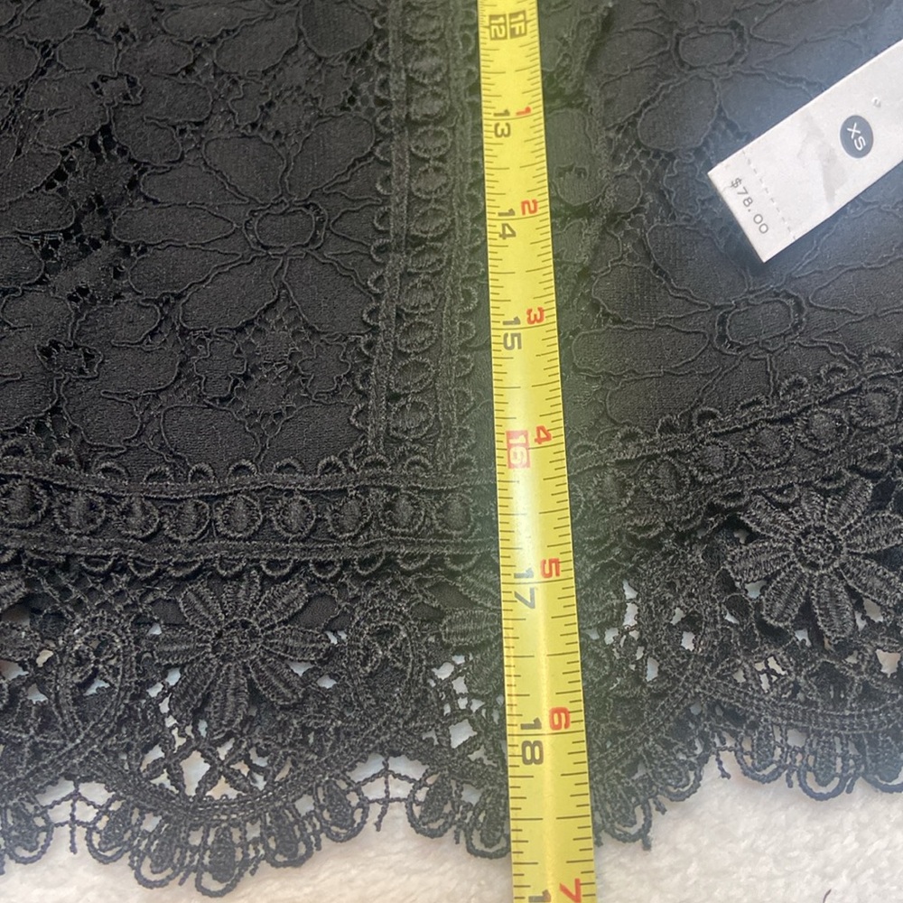AQUA NWT Size XS Long Sleeve Black Lace Top Bloomingdale’s Exclusive - Picture 8 of 13